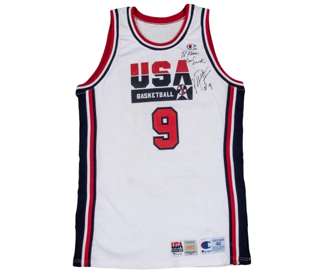 La historia detrás de la camiseta autografiada de Michael Jordan en las Olimpiadas de 1992