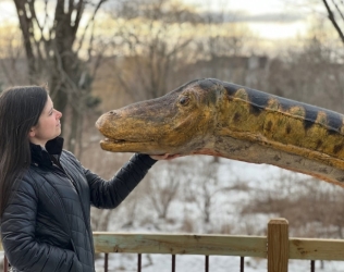 Réplica gigante de cabeza...