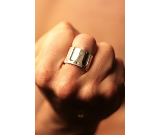 Anillo calibre .44: la joya más masculina del mundo