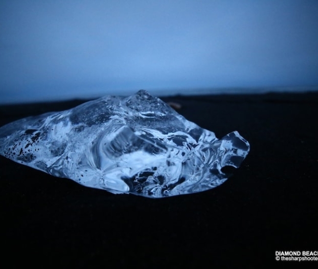 Arena negra de Islandia en una botella de vidrio - Regalos originales