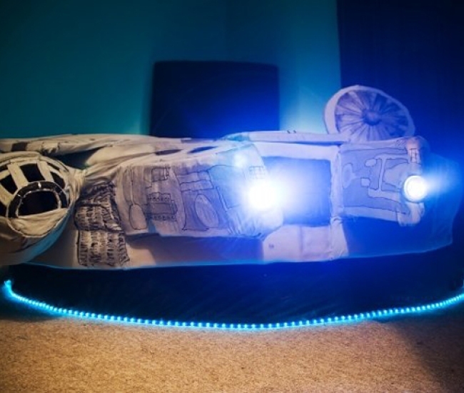 Cama Halcón Milenario de Star Wars: duerme en una nave galáctica!