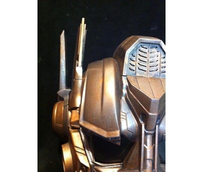 Casco de cobre y bronce Optimus Prime Transformers tamaño real Cosplay dañado en batalla