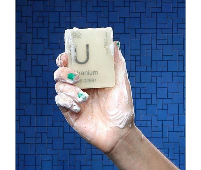 Uranium Glow In The Dark Soap - El jabón de uranio que te hará brillar en la oscuridad