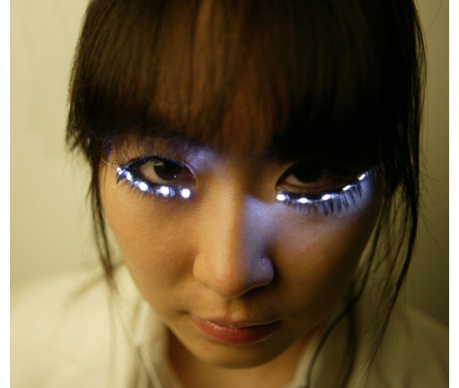 LED Eyelash: las pestañas LED que te harán brillar