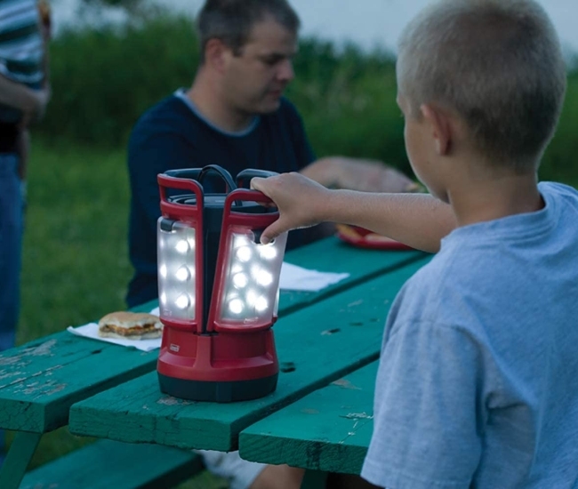 Coleman Quad LED: la linterna modular y versátil que necesitas