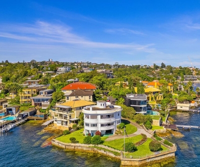 Descubre la icónica Mansión Vaucluse, una propiedad única en Sydney con espectaculares vistas al puerto y acceso directo a las cristalinas aguas del mar